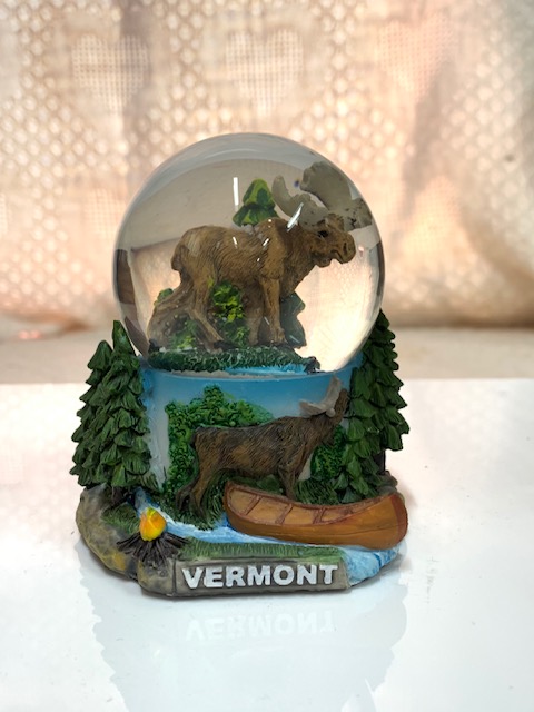 Moose Snowglobe